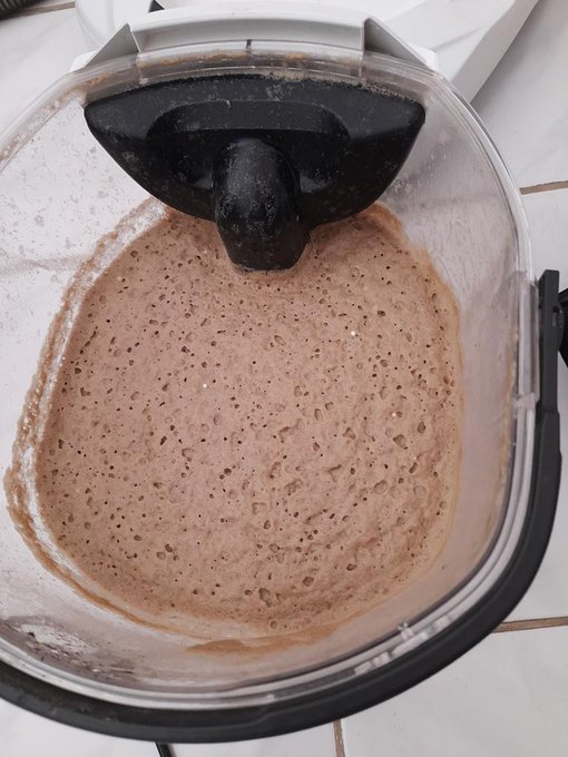 VivensoT's tweet photo. With #VIVENSO #mattressbeater, #DUSTMITES , #mitescarcasses, #mitesdroppings, shed &amp; rotting skin cells, #microbials &amp; pollutes that fill our mattresses can be removed. #Mattresscleaning, beating, scrubbing &amp; filth removal is a weekly must  Live and sleep healthy. https://t.co/k2tkypSXqX