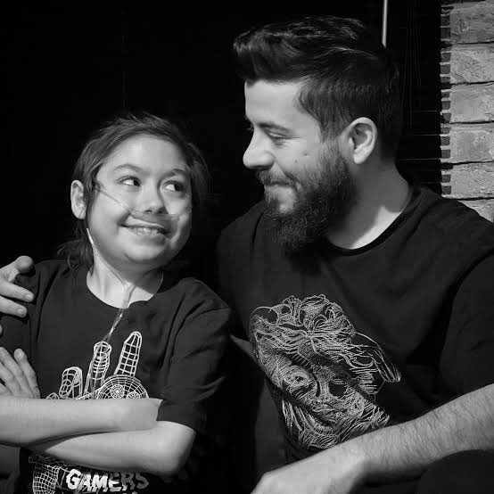 Allah gani gani rahmet eylesin, sabah sabah aklıma geldi, eğer ki bu taslaklar yürürlüğe geçmişte girmiş olsaydı, Melih oyun oynarken Unlost ile tanışamayacak, son yıllarını bu kadar mutlu ve huzurlu geçiremeyecekti, çünkü oyun oynayamayacaktı. Oyunlar sayesinde hastalıklarını,