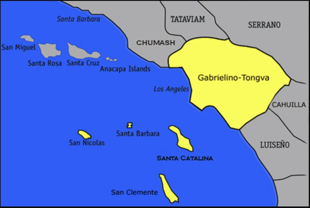 Also, ganz ehrlich:
Manchmal fragt man sich schon, wie unfassbar naiv und leichtgläubig manche Leute sind. Es macht einen wütend. Wirklich wütend.

Da sitzt ein Raum voller Multimillionäre. Promis. Popstars. Sänger. Schauspieler. Menschen, die mehr Stylisten als echte Freunde