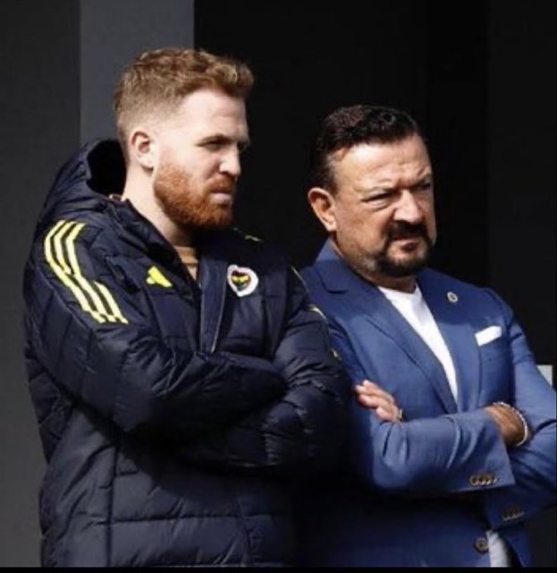 🟡Şu beceriksizleri derhal kulüpten gönder Sadettin bey
🔵Bu kadar ucuz değil Fenerbahçe yönetici kimliği
🟡Yalanla dolanla koca bir transfer sezonunu geçirdiler
🔵Elde var koca bir sıfır
🟡Yetersizdiler ancak bu kadarını beklemiyorduk 
#devinözekistifa
#ErtanTorunoğullarıİstifa