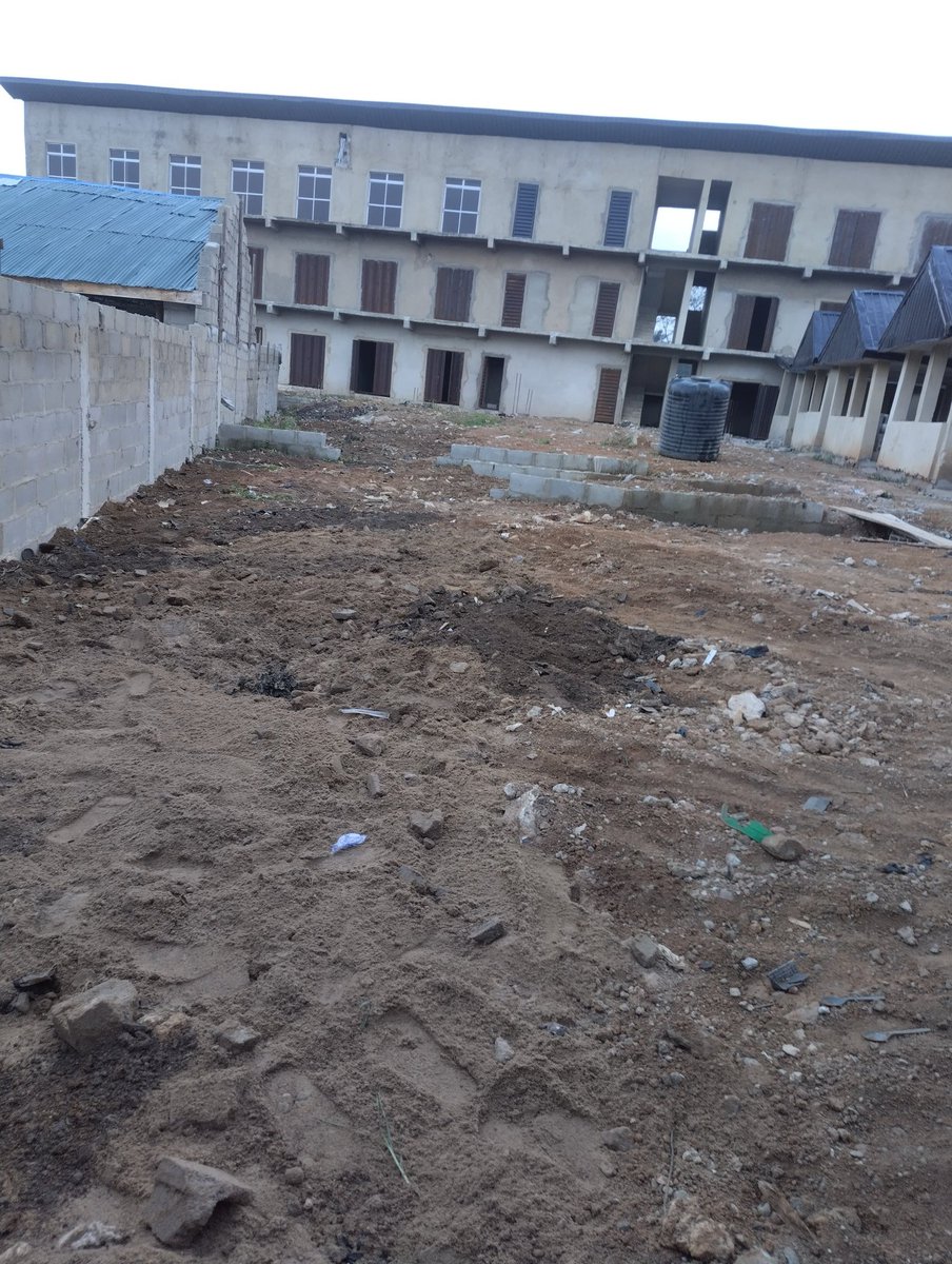 richmindx's tweet photo. @objectvmedia @tokunbo_wahab How can a construction company sand fill and build on a major drain channel leaving dirty contaminated water running into people's houses. They have shown no regards to the environment. Pls kindly address. Davido Grammy Epstein @ARISEtv @NigeriainfoFM @jimidisu @JoyceOnyemuwa https://t.co/eKZkESfSf7