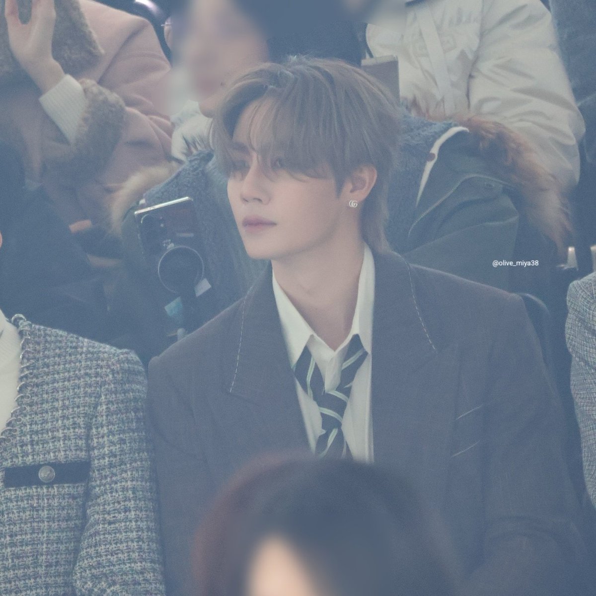 olive_miya38's tweet photo. #MÜNNXZeePruk
#ZeePruk @zee_pruk 
#SeoulFashionWeek https://t.co/uyNR5oLKIa