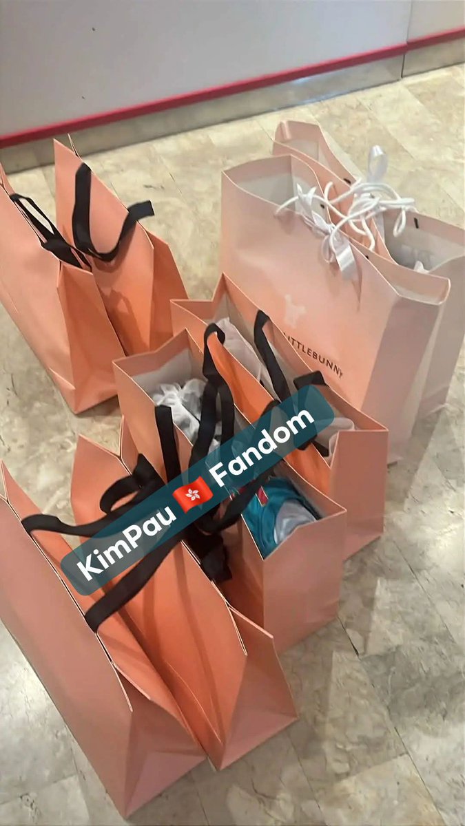 yojyram029's tweet image. Dahil di kami nakaabot sa bazaar ni Kimmy. ito nalang samen HOLB from Cebu Branch to Hongkong 🫰🇭🇰
POV : House of Little Bunny Bags from @prinsesachinita we are all excited here ,🇭🇰🇭🇰
#houseoflittlebunnyph #kimpauworldtourinhongkong #yojyram0029 #fypシ゚viralシ