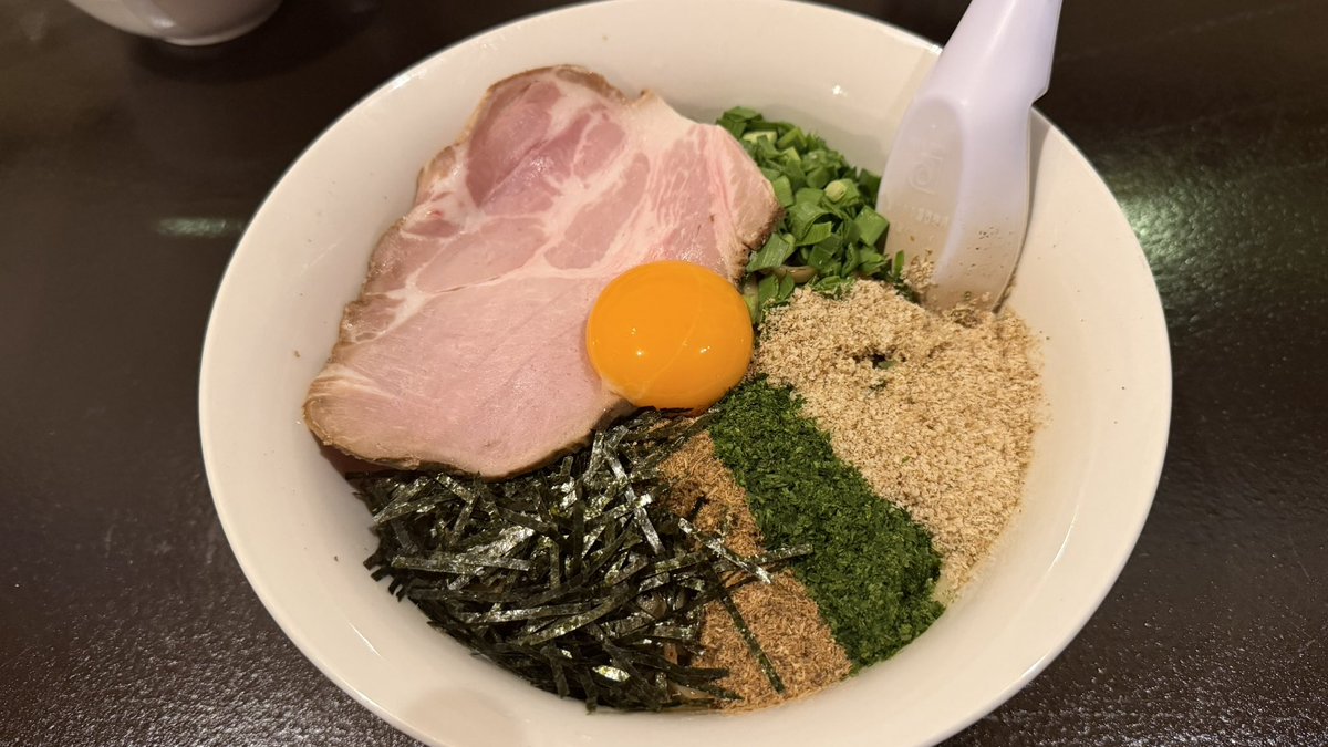 黒夢でまぜそば！ 軽くジャンキーで美味しいッス🤤 セットのミニレア