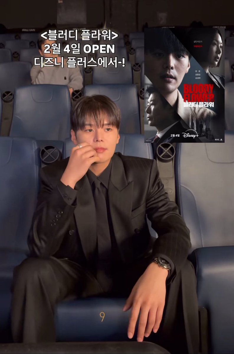 손크기도크긴데
뽀송뽀송해보이는게 더 야함