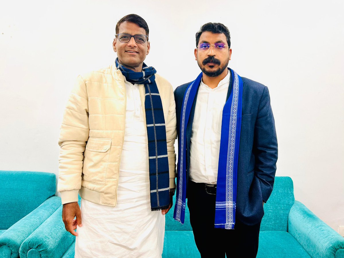 DamodarSYadav's tweet photo. आज दिल्ली में मा. चंद्रशेखर आजाद जी से उनके निवास पर भेंट कर मध्य प्रदेश के बारे में विस्तृत चर्चा की… https://t.co/BbLkoFqUvx