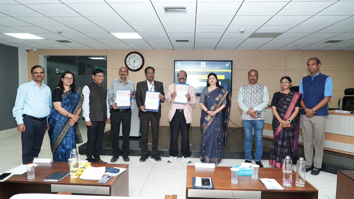 HUDDeptOdisha's tweet photo. Shaping the future of sustainable urban sanitation.
At the #FSSM Learning Workshop at OUA, an MoU was signed in the presence of ACS Smt @ushapadhee1996 to establish a state-of-the-art pyrolysis unit at Basuaghai FSTP, advancing resource recovery & circular sanitation solutions. https://t.co/o771Q7v7zz