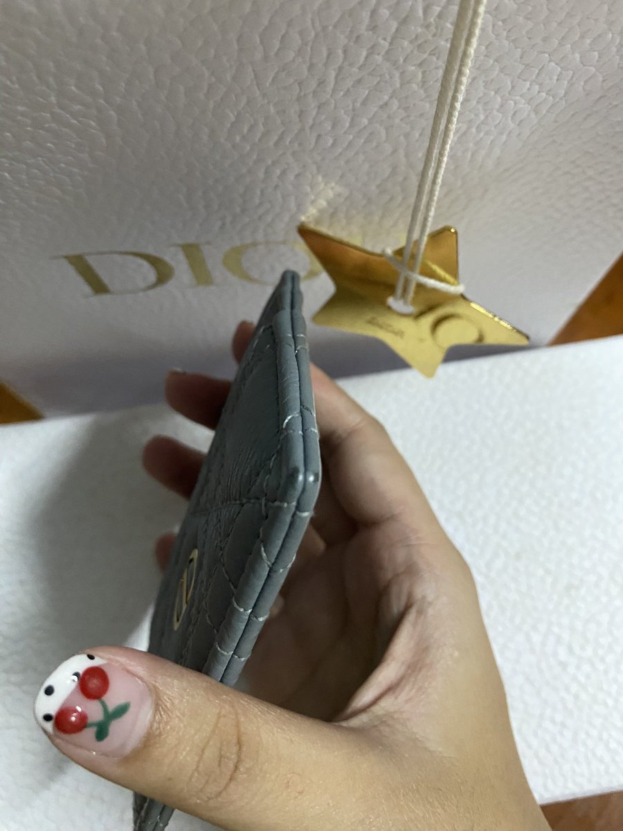 usedeverything1's tweet photo. Dior Y.2024 ขอบมุมถลอกนิดหน่อยตามการใช้งาน ส่งต่อ5,550(ส่งฟรีEMS)
#ส่งต่อdior #ส่งต่อแบรนด์เนม #ส่งต่อแบรนด์เนมมือสอง #แบรนด์เนมมือสอง #diorthailand #กระเป๋าdior https://t.co/wYn39rQjX8