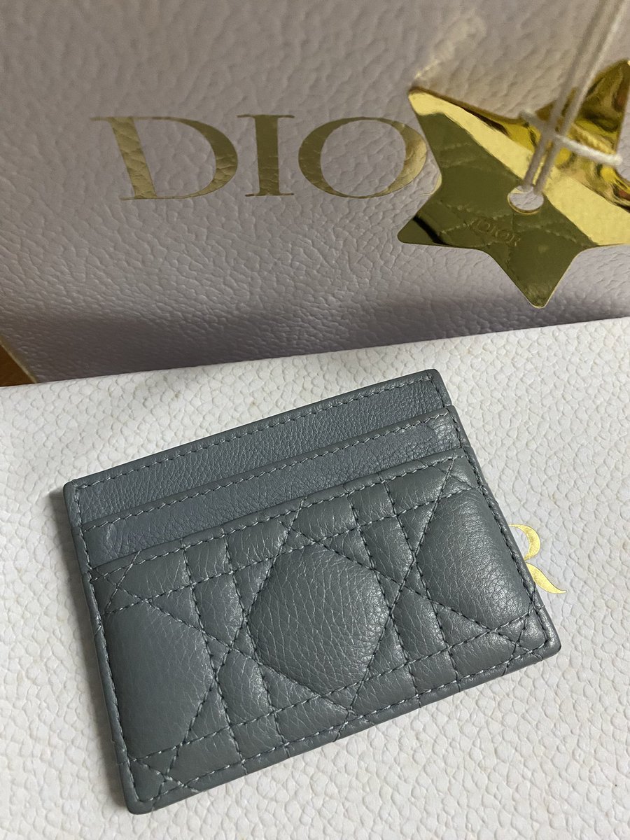 usedeverything1's tweet photo. Dior Y.2024 ขอบมุมถลอกนิดหน่อยตามการใช้งาน ส่งต่อ5,550(ส่งฟรีEMS)
#ส่งต่อdior #ส่งต่อแบรนด์เนม #ส่งต่อแบรนด์เนมมือสอง #แบรนด์เนมมือสอง #diorthailand #กระเป๋าdior https://t.co/wYn39rQjX8