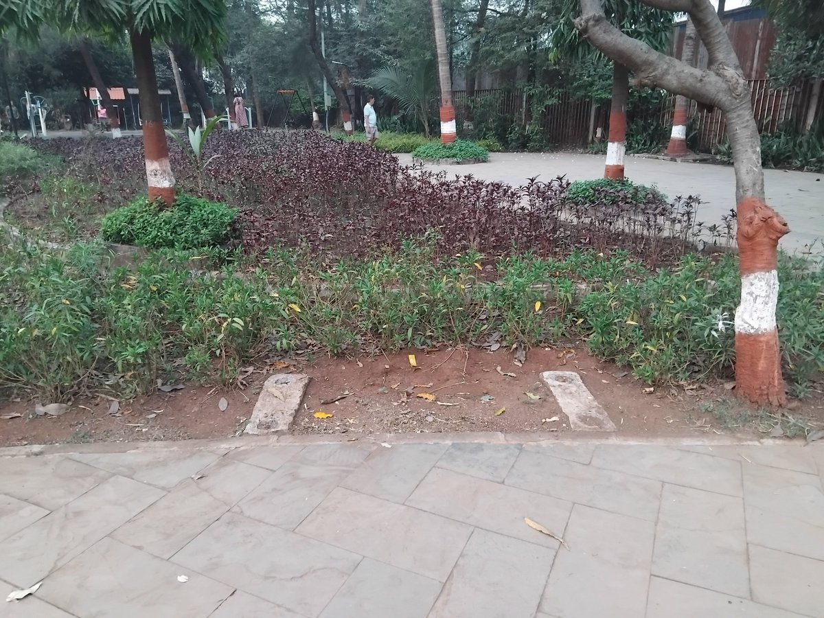 Nirav_nh's tweet photo. @mybmcWardN 

Dr. keshav baliram hedgewar udyan, Nathpai Nagar, Ghatkopar East 

Benches are missing since a month... old benches evacuated but not replaced by new ones... Great hardships to Senior Citizens https://t.co/IuVgiJbb0m