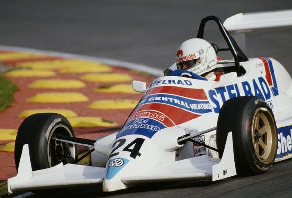 Simon Strang tweet media