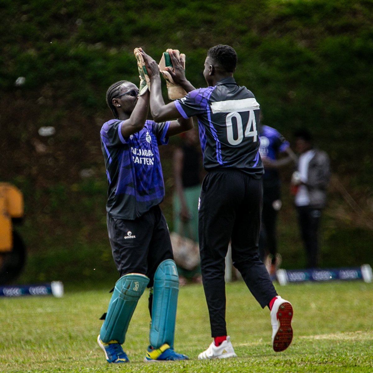 Result | Game 1 | #MWELeague2026

Bujjagali Rafters 221/3 in 20 overs | Fahad Mutagana (52 off 27), Olila Gerald (82 off 44)

Itanda Kayakers 108/10 in 14 overs  | Kidega Christopher (47 off 24), Perry Wazombe (11 off 11)

Bujjagali Rafters won by 113 runs 

#LycaConnectsCricket