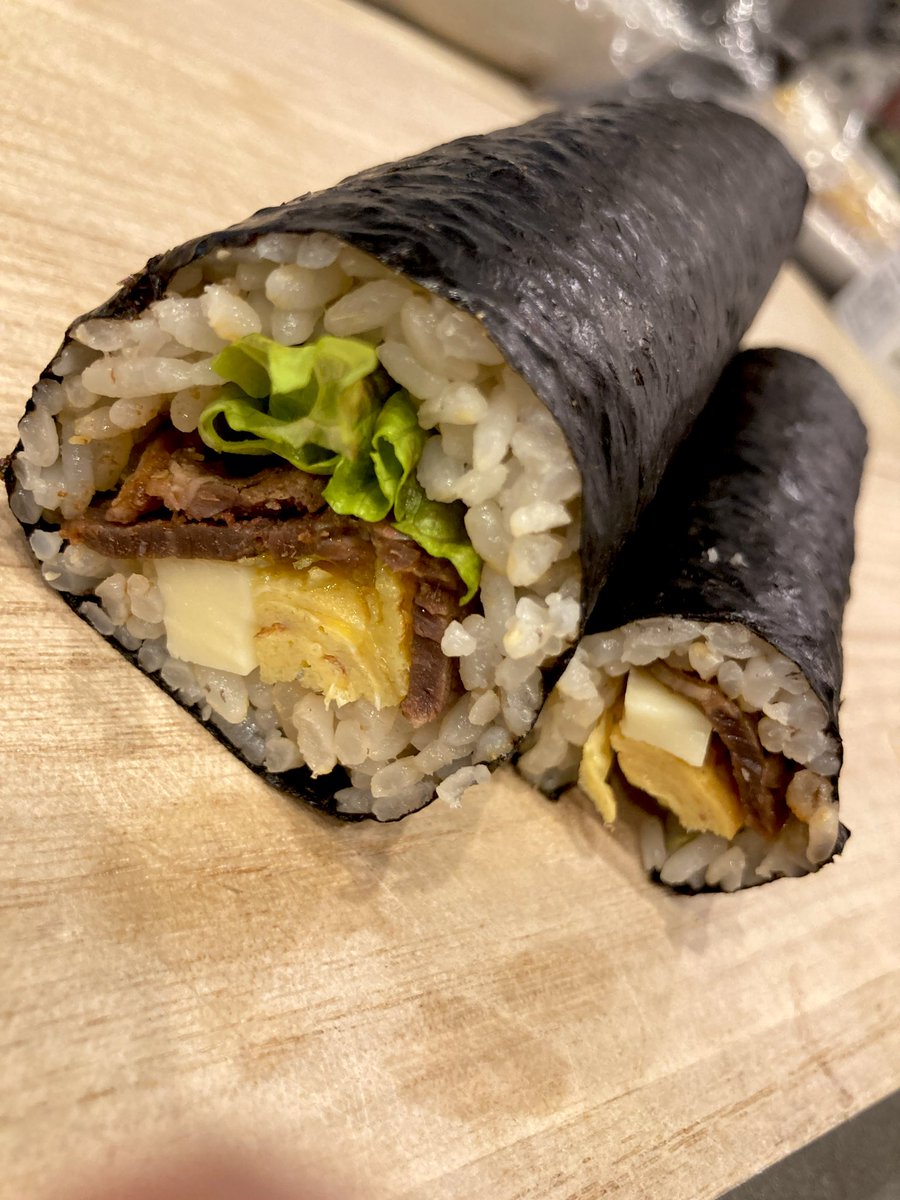 phan__tom's tweet photo. 家族が生魚食べれないので焼肉巻きを作りました。
ほぼ、キンパ。笑 https://t.co/6PvvirF8vl