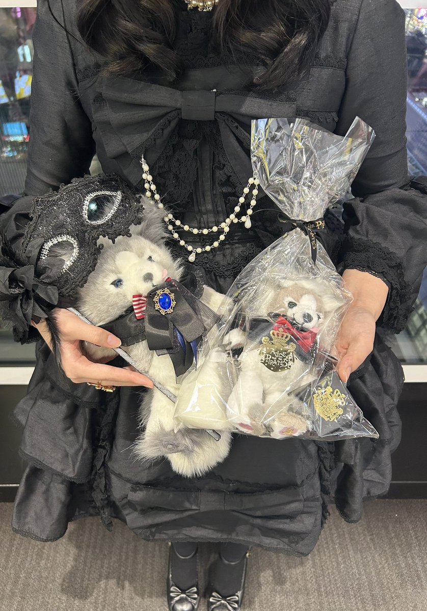 クリスくんと、まさかの最後に超絶皇子様からプレゼント頂いた新たなお仲間ジェイドくんと指輪⋆⸜♡⸝‍⋆大切なものが増えました＞̳ ̫ ＜̳ᐡ