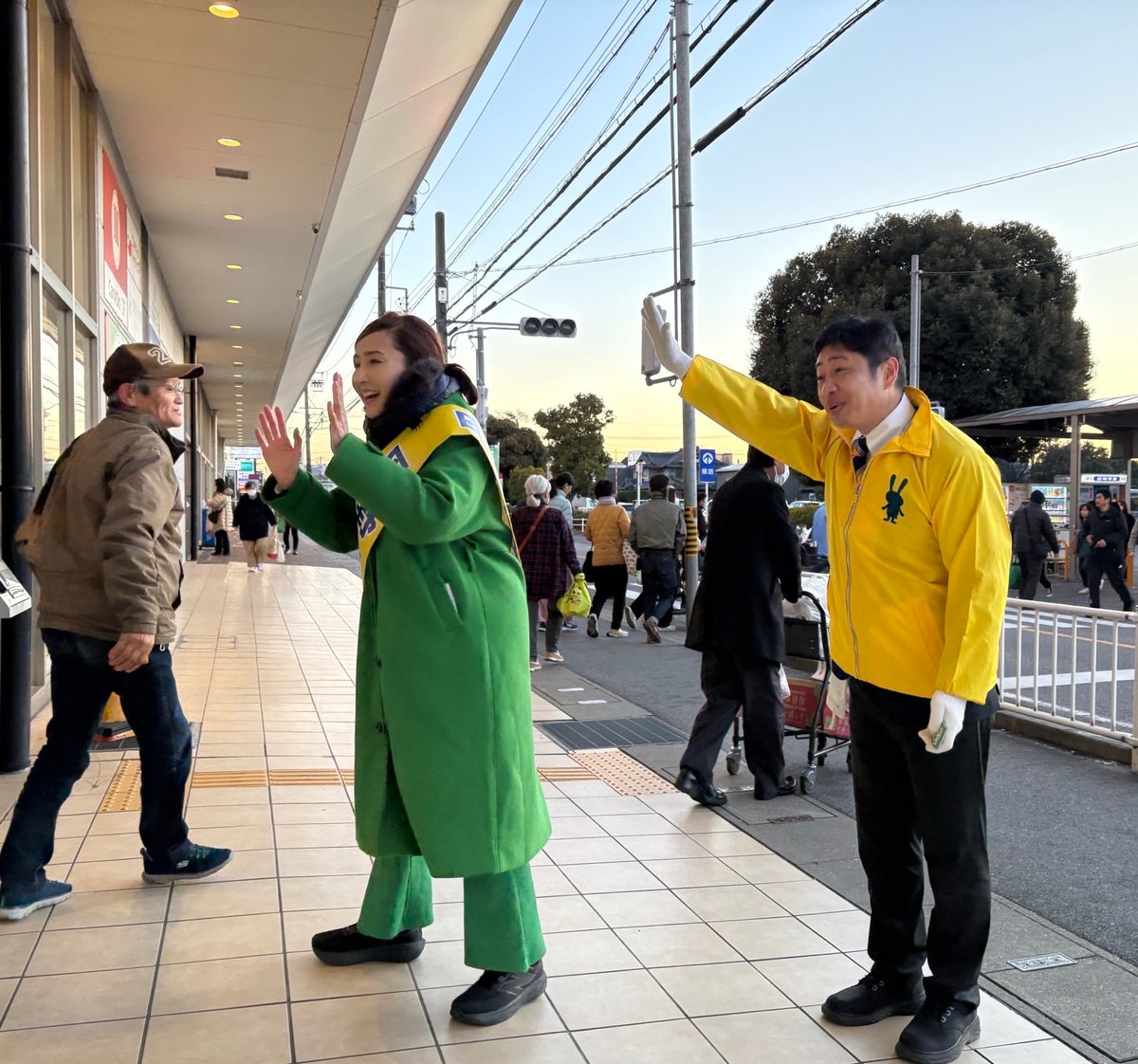 Image for the Tweet beginning: イオン前で皆さんにごあいさつ👋

水野こういち参議院議員が
応援に駆けつけました❗️

愛知11区　丹野みどり
@tannomidori

#比例は国民民主党
#もっと手取りを増やす 