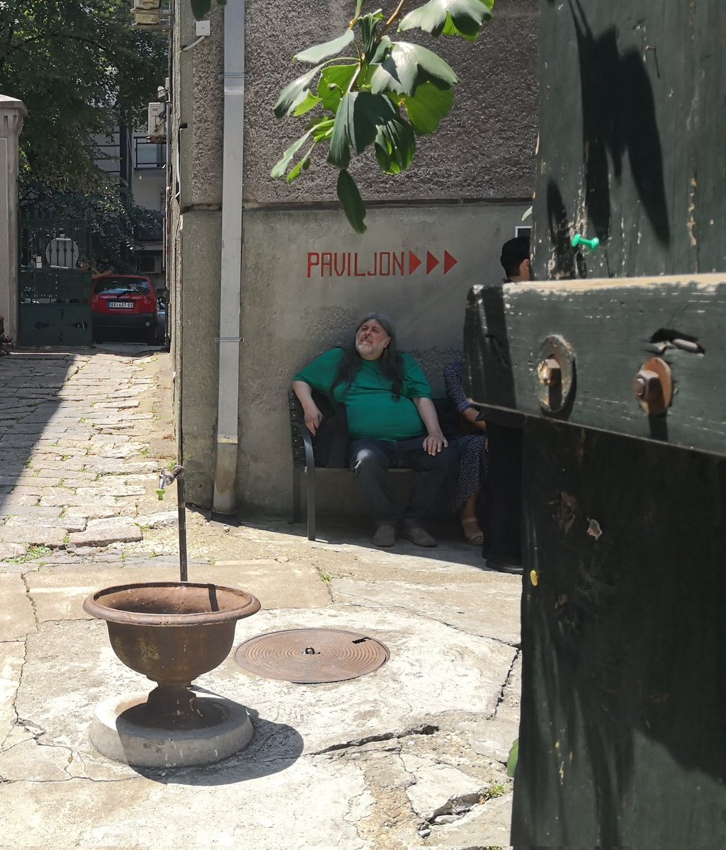 pravac_hamburg's tweet image. danas je godinu dana od smrti najveceg srpskog i jugoslovenskog intelektualca 21 veka, Teofila Pančića, Krleže našeg vremena. kolumnista, esejista, antropolog, kazališni kritičar, teoretičar medija/povjesničar popularne kulture. nažalost u velikoj meri posle 365 dana, zaboravljen