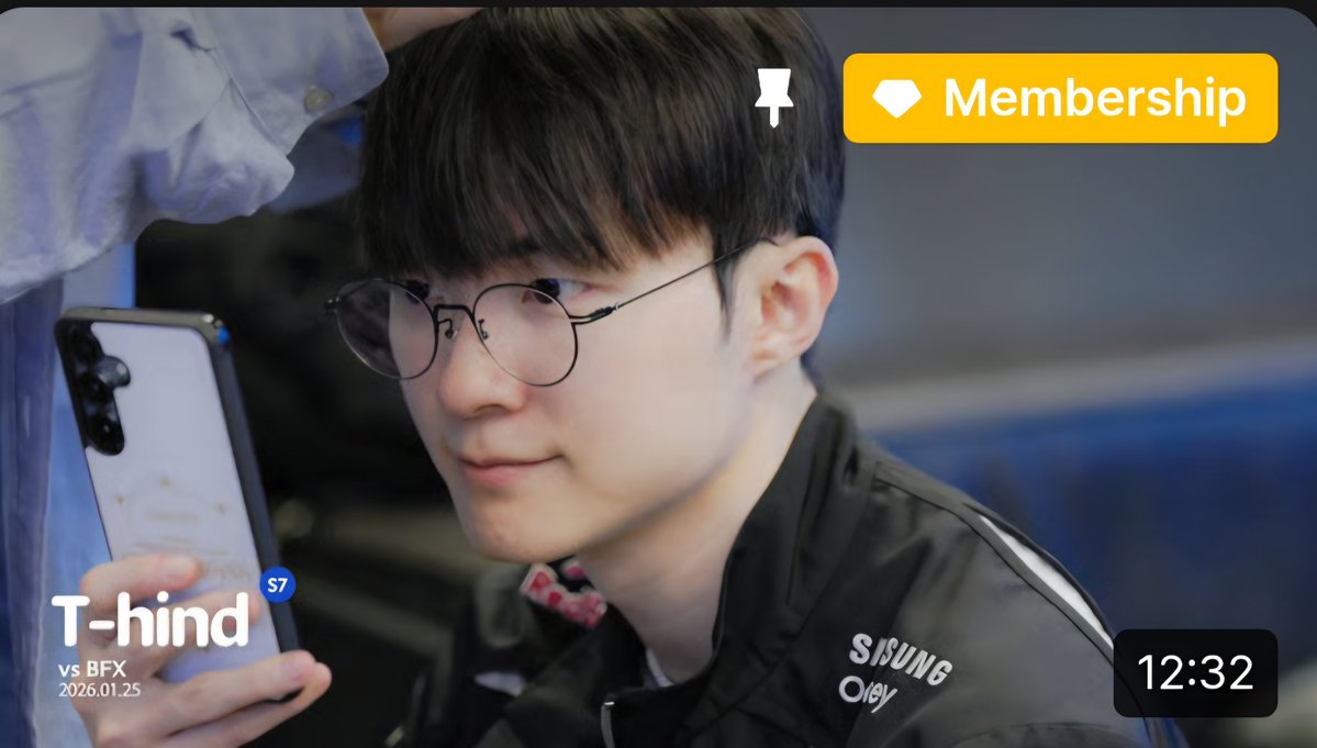 Bohaebin's tweet image. Ok so
🐿:ignore when being asked to buy Utube premium
🐯:flex to Mid his know abt jgl
🐨:really consider to buy Utube pre
🐶:still immerse in his own world
🐧:bargain 100w to 500w for one gray hair
And all even coach Tom try to beat 🐧 Amb Jgl record 2:40 🤣 #Doran #T1WIN