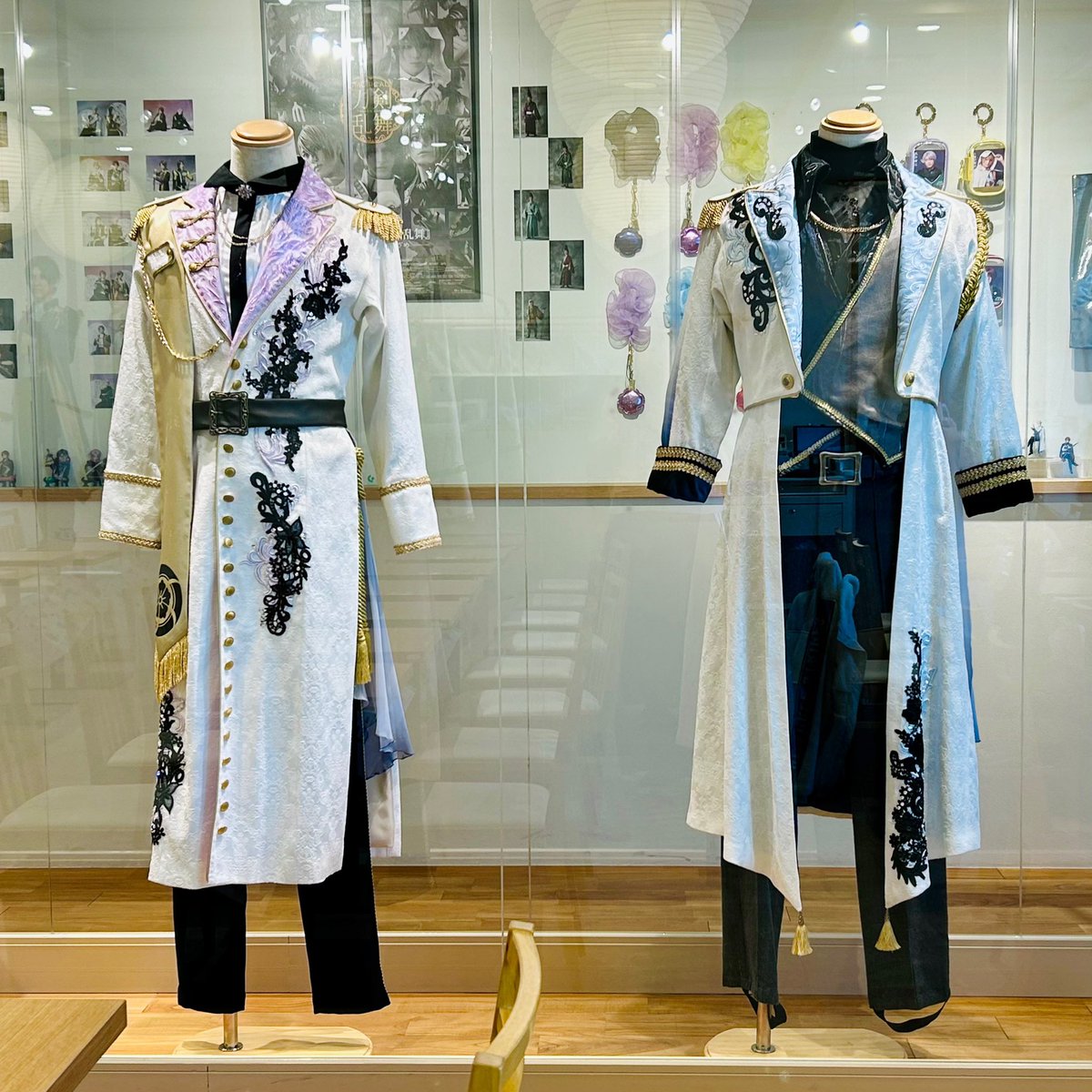 「フォロワーさんと2.5茶屋行ってきました 花影の長義と長谷部の2部衣装展示されて」|おねふじこのイラスト