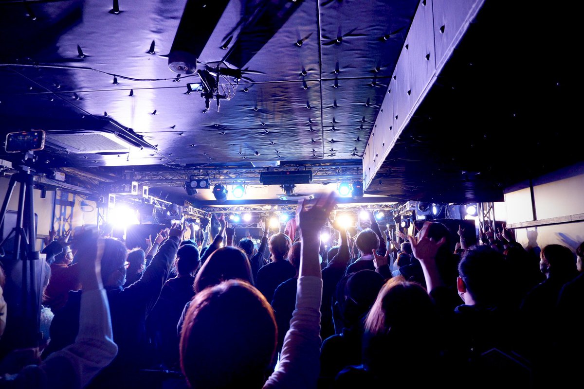 本当にかっこよくてさ､最高なのよ🔥
そしてとてもお優しくて…
他所者の私ですら受け入れてくださって
個人物販も快く承諾していただいてるし
感謝しかありません🙇‍♀️

お客様も夏から急に現れた私にも
話しかけていただいたり
たくさん笑って幸せ共有して…
本当大好き！！

春には新曲かあ🥹楽しみ❤️‍🔥