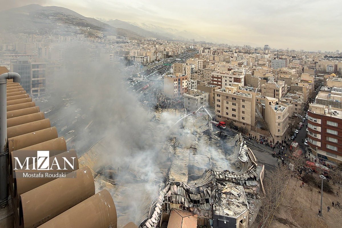 MizanPhoto's tweet photo. آتش‌سوزی بازارچه جنت‌آباد 

بازارچه جنت واقع در منطقه جنت‌آباد تهران دقایقی پیش دچار حریق شد و آتش‌نشانان برای اطفای آتش در محل مستقر شدند.

📸مشاهده گزارش تصویری👇
https://t.co/Ol8bDT4xNC

#آتش_سوزی
#آتش_سوزی_بازارچه_جنت 
#بازارچه_جنت https://t.co/4Po5kWF2Bx