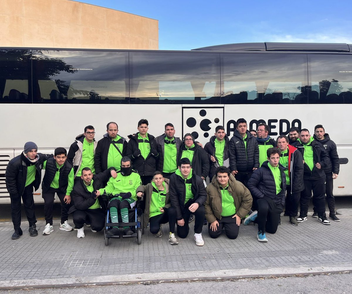 FundacioUEC's tweet photo. #InserCOR • 👟 Visita a Lleida! ⚽️
🙌🏻 Dissabte al Municipal Ramón Farrús vam gaudir d’una excel•lent jornada amb els nostres amics de l’@atletic_lleida!
🤗 Un plaer i molt agraïts pel bon tracte i l'atenció rebuda! GRÀCIES!
#FundacióUEC #Ambelverdalcor 💚 https://t.co/ic9WCAGHpr