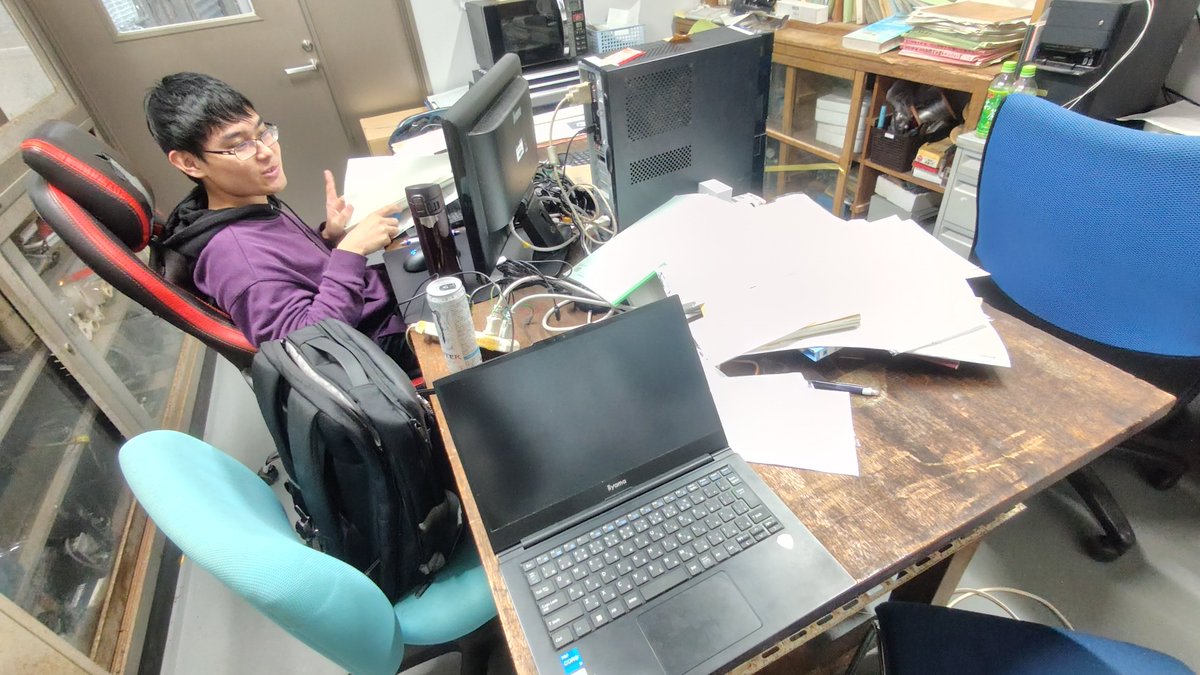 NF エンジン班。昨日 問題となった プリチャンバー冷却水の漏れを 技術職員に相談し 冷却水パイプの変形をバーナーで炙りつつ 修正 若干フレアをかけてもらい パイプ周辺からの水漏れに対策を施す。修士論文 1、2章の追加部分及び3章1節目のグラフセットと傾向と考察の文章を早めに仕上げる