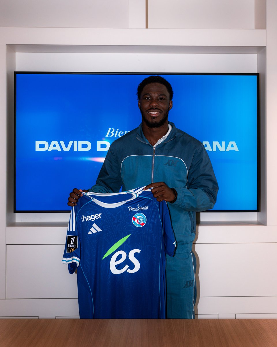 RCSA_English's tweet photo. David Fofana is here. 🇨🇮

Welcome to Strasbourg. 💙🤍 https://t.co/kVkrsx1UBQ
