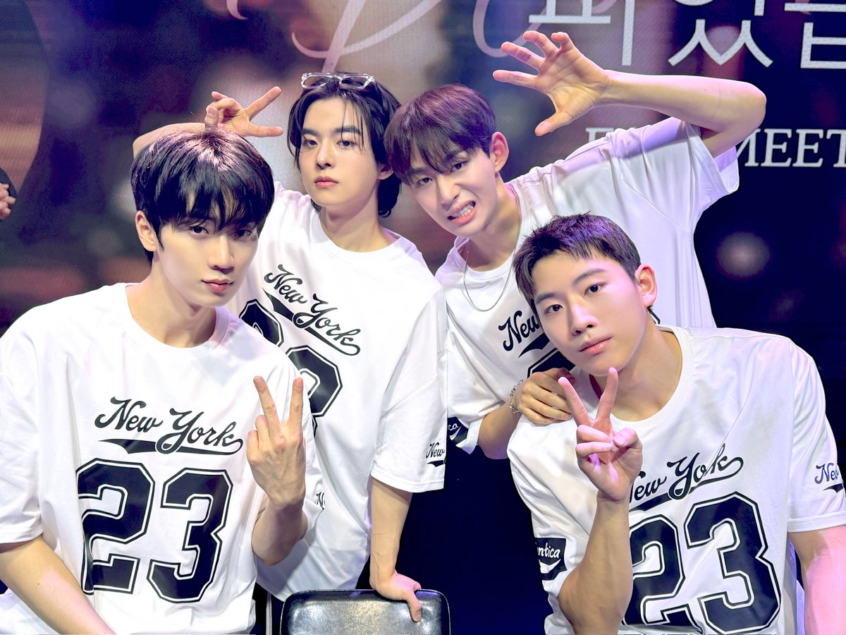 🍑 2026 복숭아 꽃이 피었습니다 팬미팅 🍑

팬미팅 함께해주셔서 감사합니다! 
앞으로도 복숭아즈 많이많이 사랑해주세요!

귀여운 셀피와 무빙네컷은 온라인에서!
🔗hellolive.tv/detail/1047

#복숭아꽃이피었습니다 #PeachTrap #수빈 #차세진 #이도한 #차유현