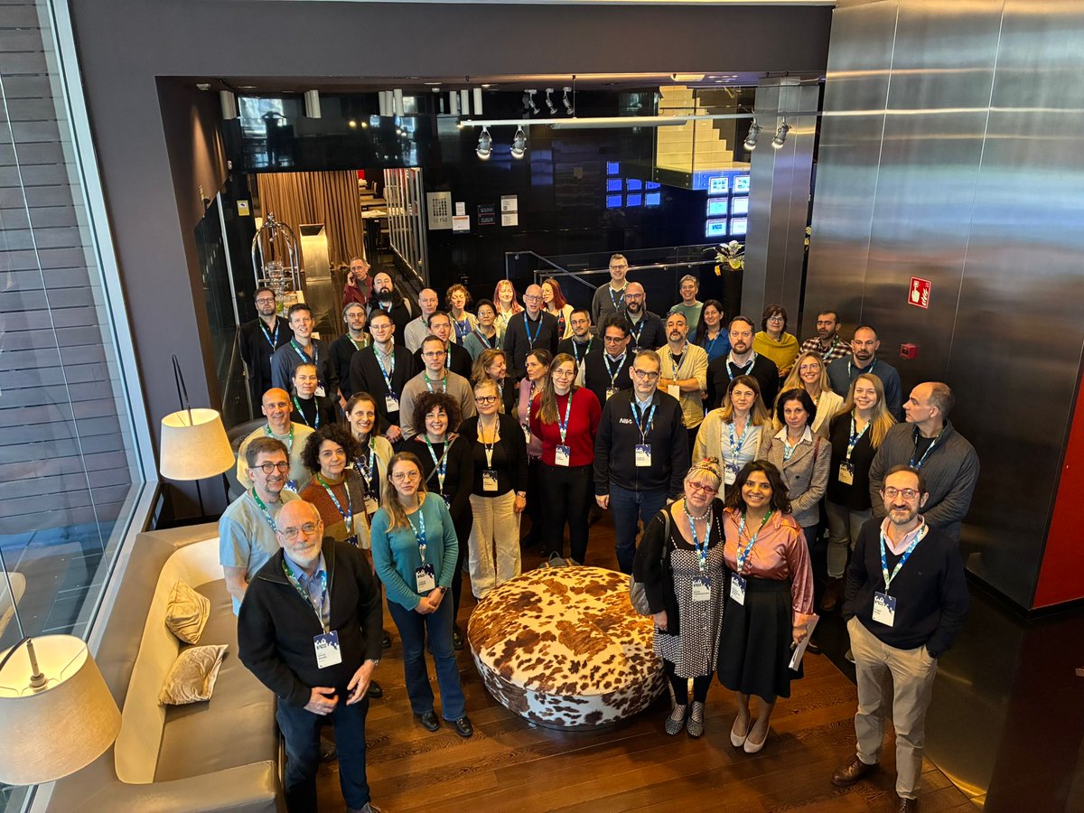 OBAMA-NEXT tweet media