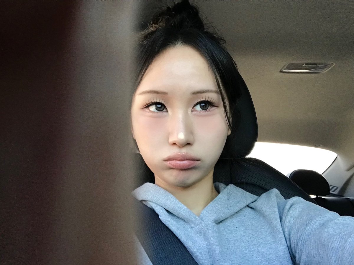 𝗠𝗘𝗢𝗪 tweet media