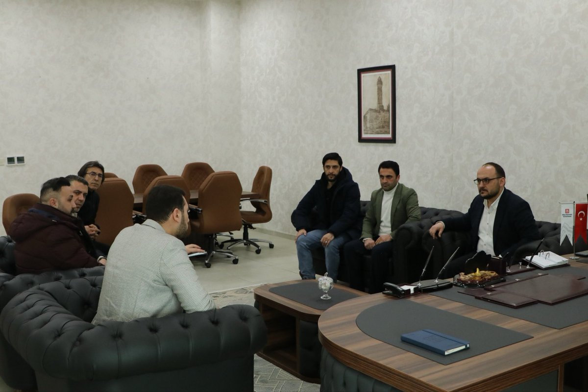 Muş Alparslan Üniversitemizin Rektörü Sn. <a href="/alican_mustafa/">Mustafa Alican</a> hocamızı ziyaret ettik.

Gerçekleştireceğimiz İhtisas Akademi, gençlik çalışmaları, üniversite gençliğine yönelik projeler ve iş birliği imkanları üzerine verimli bir istişare gerçekleştirdik. 
Gençlerimizin akademik,