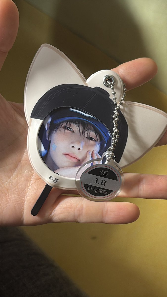 #rt #follow 
🦊이엔이 생일 기념 이벤트🦊
알티+ 팔로우 해주신 분들 추첨 한 분 
일본 도미메이트 엠디 키링 드려요! 

당발 내가 하고싶을 때 

참저삭 100