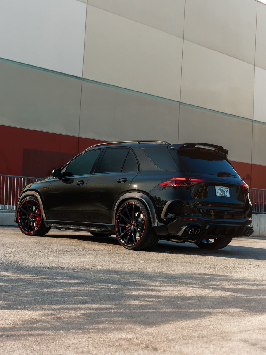 autochat360's tweet image. Custom Brabus GLE SUV 😍
Rate it from 1-10

#wheelsboutique #brabus #gle63