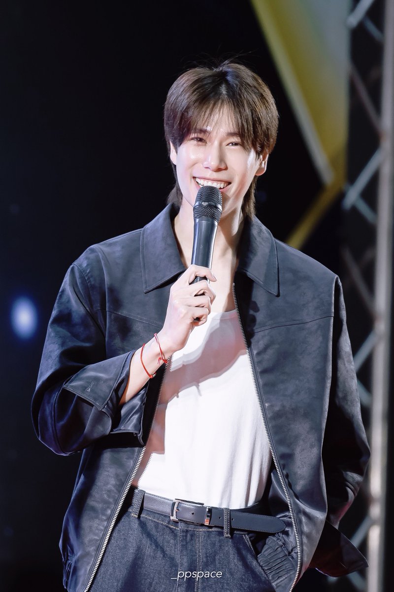 ผมไม่เซตและหน้าสดก็ยังน่ารัก หนูเปนเดกเร้กเลยคับ 👶🏻🤏🏻

THE GOOD YEAR OF POND
#Happy25thPondDay
#phuwintang <a href="/phuwintang/">phuwintang</a>