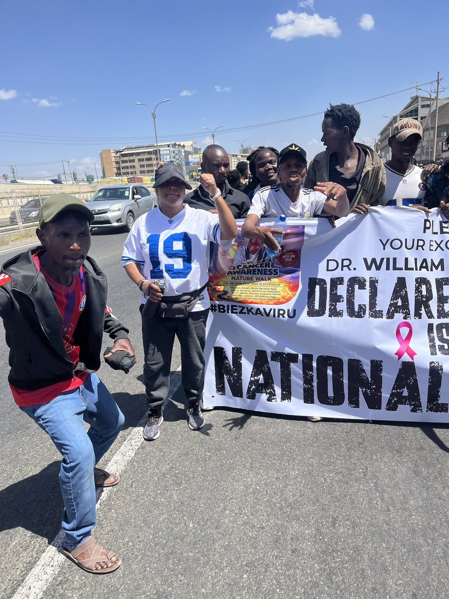 MbulaMutula's tweet photo. Walking for a purpose. We are asking President Ruto to declare cancer a national disaster. #WalkForCancer -#KaviruCancerWalk https://t.co/FsCNMLHLCT