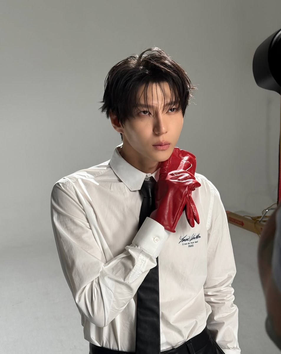 レオさんの着てるシャツ Louis Vuittonのなのね 【Louis Vuitton DNA