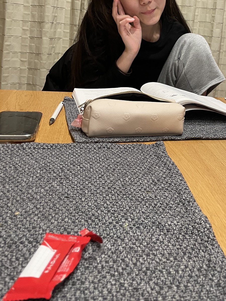 受験日前夜

恵方巻きを食らう前にひとリスニング

お腹すいた