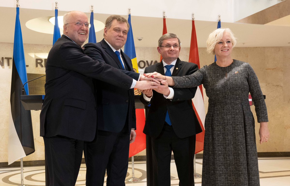 Speaker @laurihussar to <a href="/Parliament_RM/">Parliament of Moldova</a>: Democracy can never be taken for granted, and strong democratic institutions matter more today than ever. Estonia stands ready to share its experience and supports #Moldova on its path to the #EU. ➡️bit.ly/4rukrFA
🇪🇪 🇱🇻 🇱🇹❤️🇲🇩