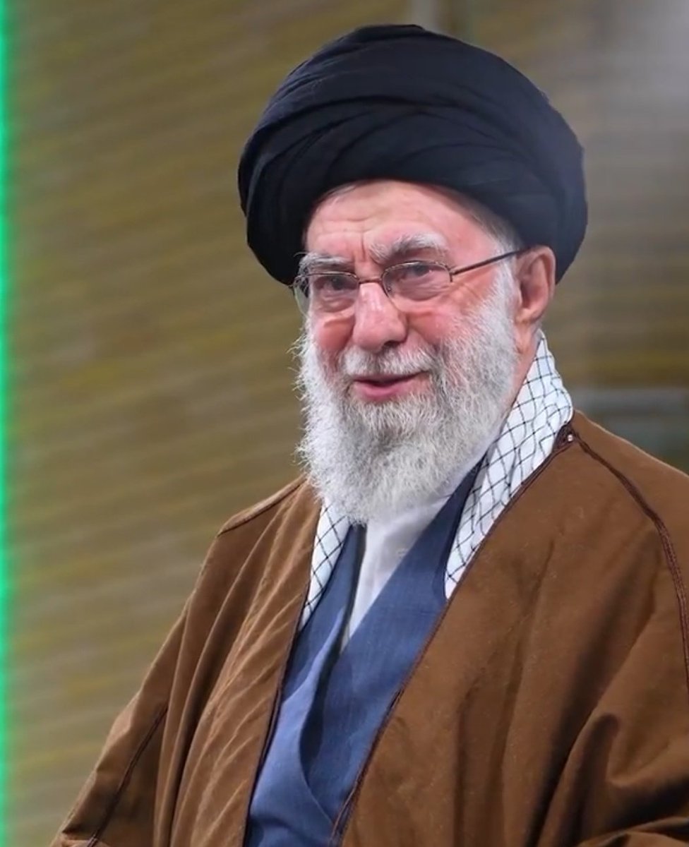 رهبر انقلاب : السَّلامُ عَلَیکَ یا وَعدَ اللهِ الَّذی ضَمِنَه؛ وعده‌ی تضمین‌شده‌ی خدا است. فقط هم ما -شیعه- نمیگوییم، فقط هم ما مسلمانها نمیگوییم، [بلکه] همه‌ی ادیان عالم منتظر یک روز آن‌چنانی هستند. ۱۳۹۷/۲/۱۰

#مهدی_جان_ایران 
#Who_is_mahdi