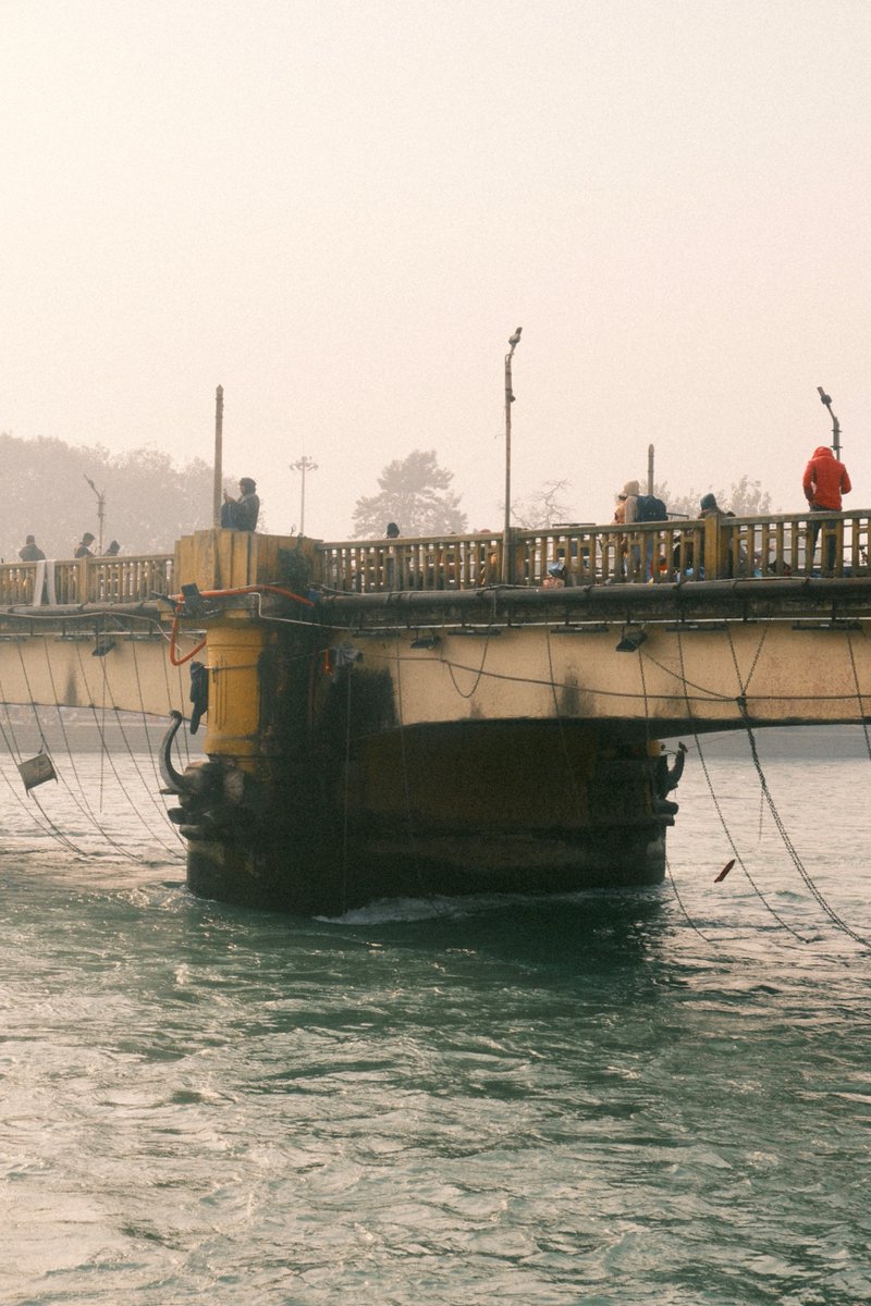veloci_craftor's tweet photo. Photos I took in Haridwar India. 

I walked the ghats watching the river pass by. Somehow, it felt like it was watching me instead. https://t.co/0clhhOKBIF