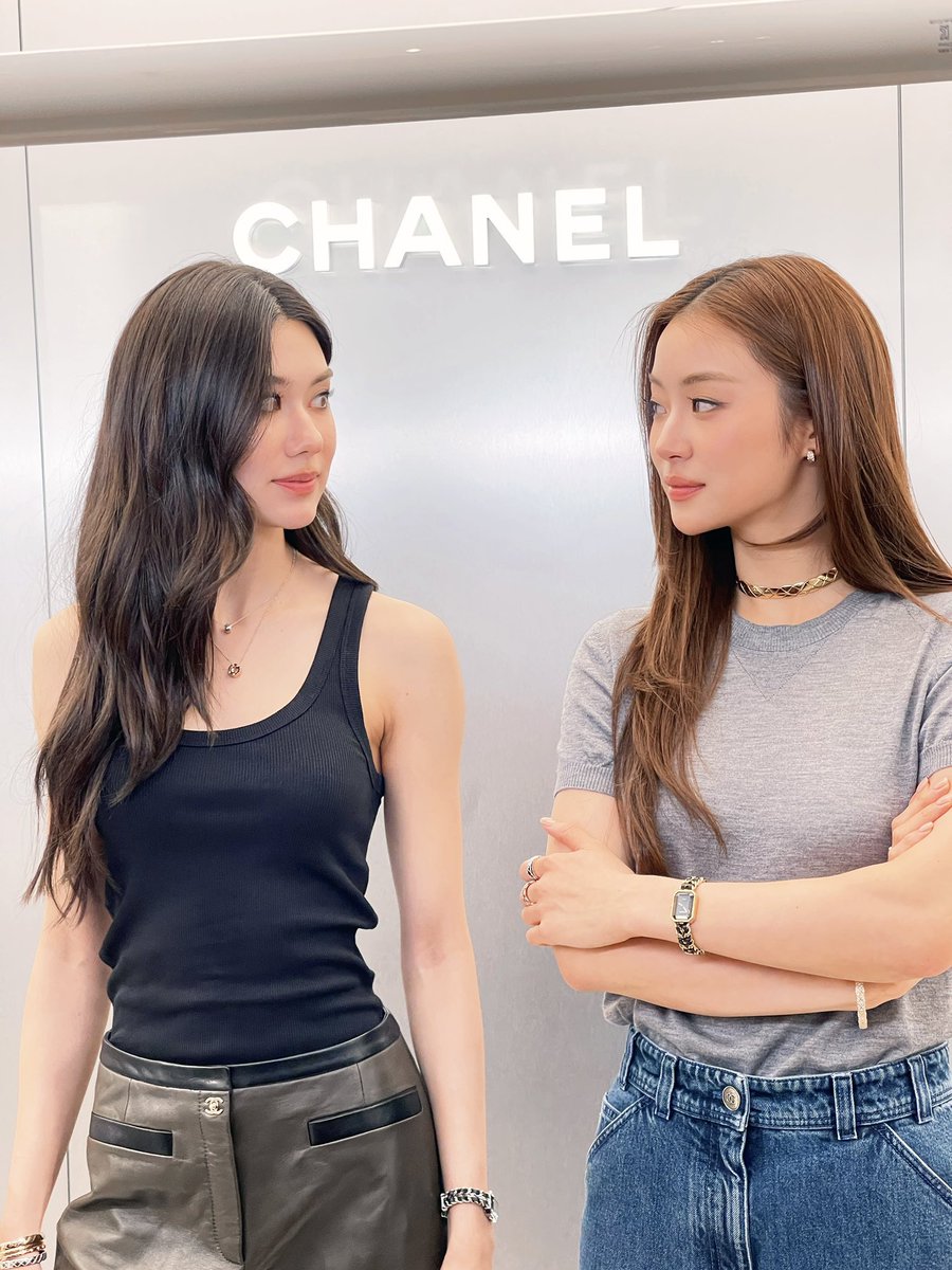 PopPlanet_'s tweet image. Lena and Miu Dazzle at Chanel Coco Crush Pop-Up in Bangkok 

LENAMIU COCO CRUSH CHANEL
#CHANELxLenaMiu
#LenaMiu #ลีน่าหมิว