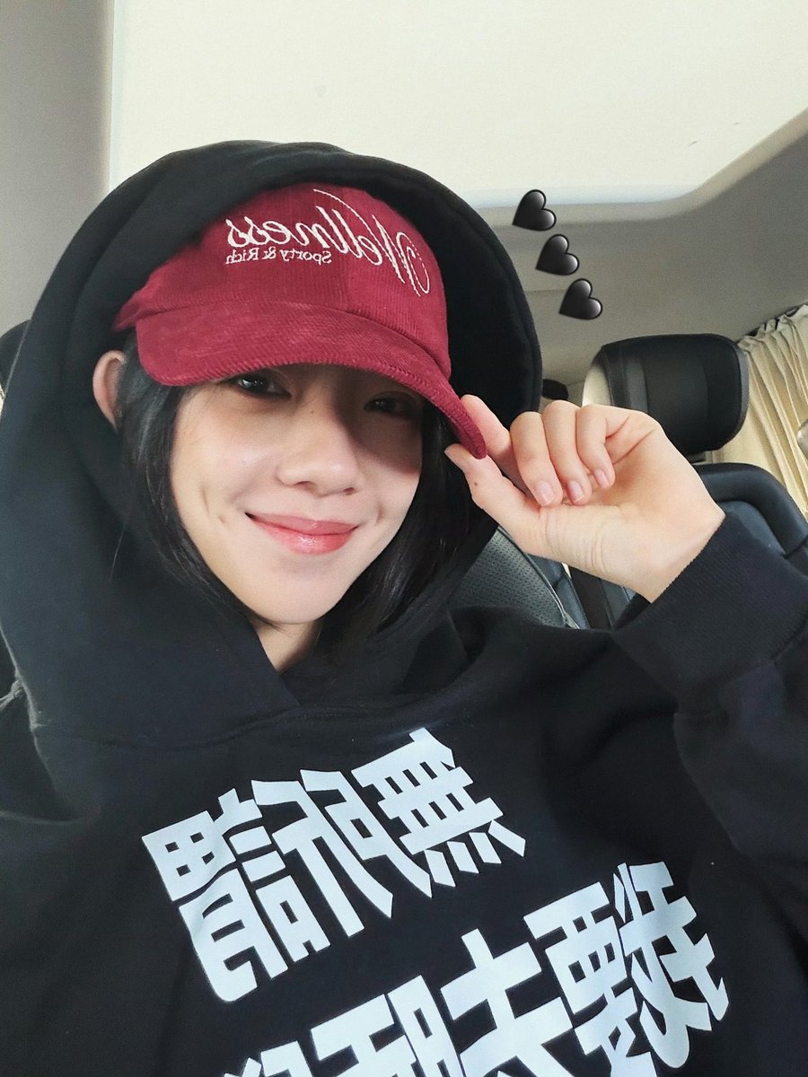 yourxelove's tweet photo. GIRLFRIEND ZHUANG DAFEI IS BACK!! 

she’s so pretty, I love her selfies sm 😩💓

#ZhuangDafei #庄达菲 #장달비 #จวงต๋าเฟย https://t.co/WMmZ0YmMJi