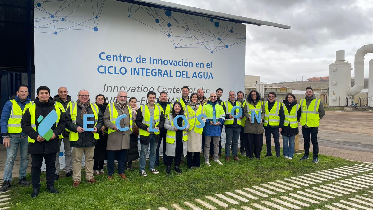 aqualia's tweet photo. ♻️Un paso más hacia un futuro circular y descarbonizado. #Salamanca culmina #ECLOSION, un proyecto innovador que impulsa la valorización de los lodos de depuración para producir #energía verde de forma #sostenible 🌱. El proyecto está liderado por #Aqualia y cofinanciado por el @CDTI_innovacion y los fondos #NextGenerationEU 🇪🇺, con el apoyo del @AytoSalamanca.
🔍 Más info:
https://t.co/mNP1REBcs6