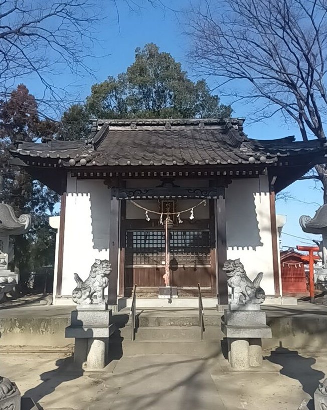 jyo04434970's tweet photo. 群馬県藤岡市 岡之郷

水宮神社⛩️(みずのみや)

「水宮神社の大ケヤキ🌳」
古来よりわが国には「巨木信仰」があり、このケヤキもいつのころからか同神社の御神木として崇め祀られるようになりました。

参拝👏　感謝の心🍀

今日は節分です。
「福は内〜🦉」

#群馬県藤岡市
#水宮神社 #御神木 https://t.co/0wZvnHm9h4