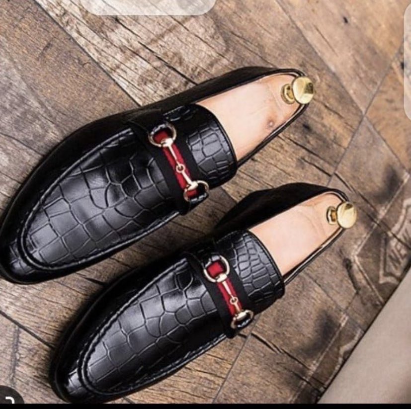 Ojbest5's tweet photo. Patronize us for your footwears . https://t.co/NG6FCMYi4M