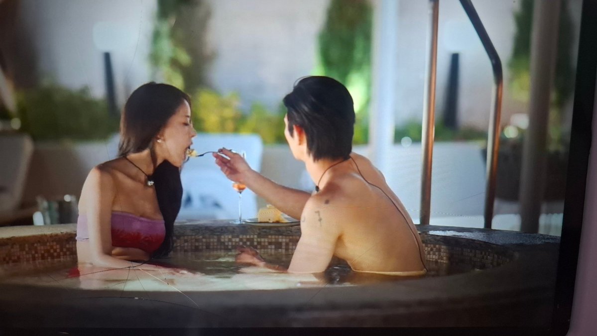 AisyahCeria1's tweet image. WIN ISSA WIN 😂😂👊
HEESUN "THE BLACK HORSE"  IN THIS SEASON

#singlesinferno5