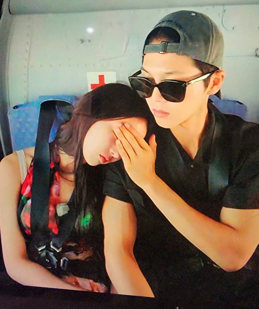 AisyahCeria1's tweet image. WIN ISSA WIN 😂😂👊
HEESUN "THE BLACK HORSE"  IN THIS SEASON

#singlesinferno5