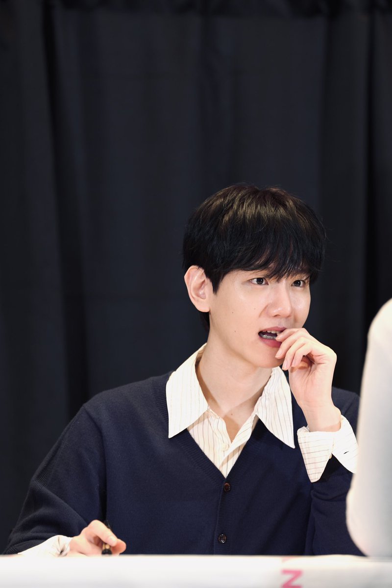 bbbb_____hhhh's tweet photo. 20260131 Taiwan 팬사인회

대만팬싸 컨디션 넘 좋다 ⋆⁺₊⋆ 

다행이다  ·͜· ♡

#변백현 #백현 #BAEKHYUN https://t.co/0b9Gl0YEgn