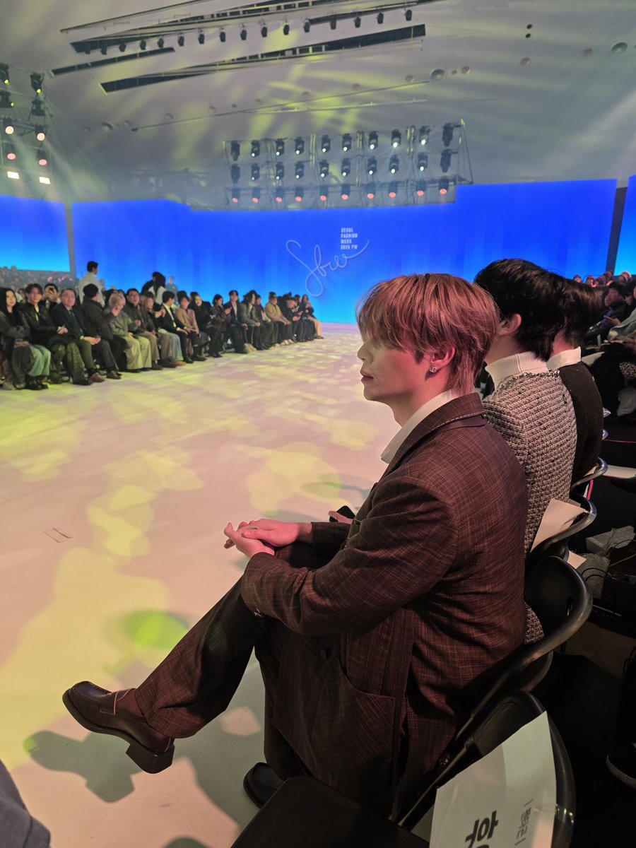 PopPlanet_'s tweet image. Zee Pruk Makes Fashion Statement in Brown Suit at Seoul Fashion Week.

@zee_pruk #MÜNNXZeePruk #SeoulFashionWeek