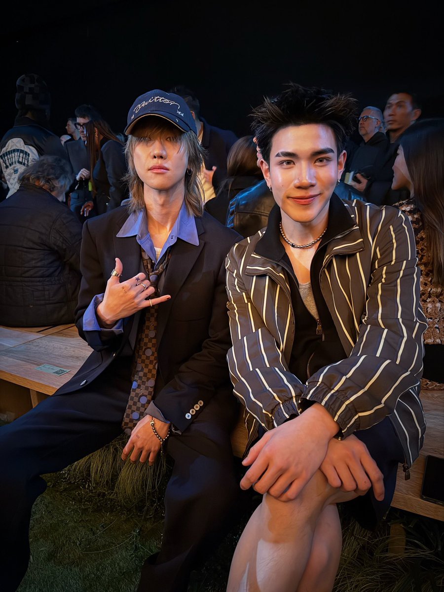 redthread95's tweet photo. ครอสโอเวอน้องเซบxพี่ดาราไทยช่วงนี้คือแอบเหนือจินตนาการ5555555 https://t.co/mp69sf62ru